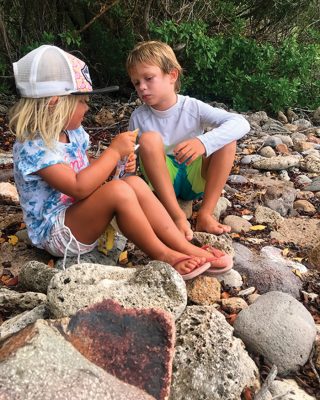 caribbean-cruising-chris-draper-family-playing-ashore