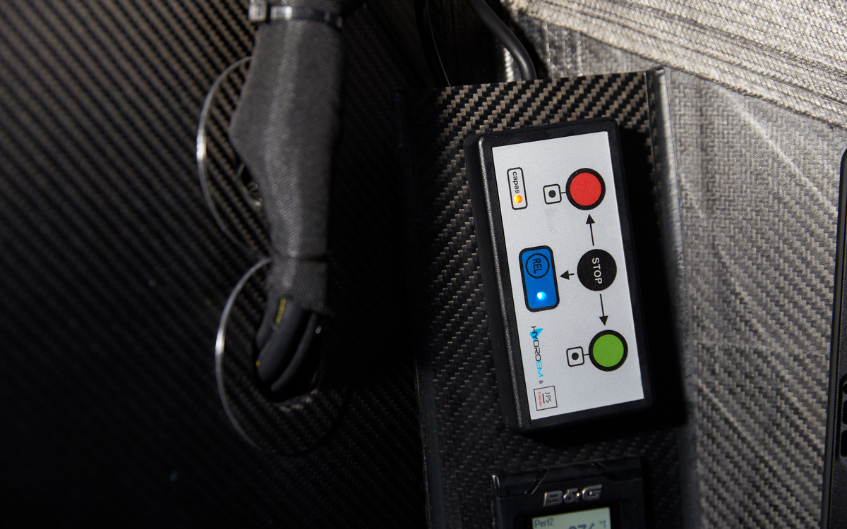 hugo-boss-2019-Alex-thomson-racing-canting-keel-controls