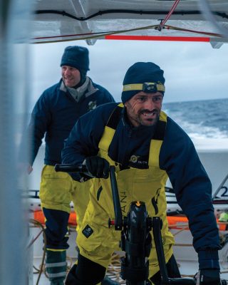 jules-verne-trophy-contenders-2020-edmond-de-rothschild-crew-grinding-credit-Yann-Riou-polaRYSE-Gitana