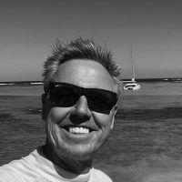 pacific-sailing-homeschooling-World-ARC2019-Ralf-Schlaepfer-bw-headshot-600px-square
