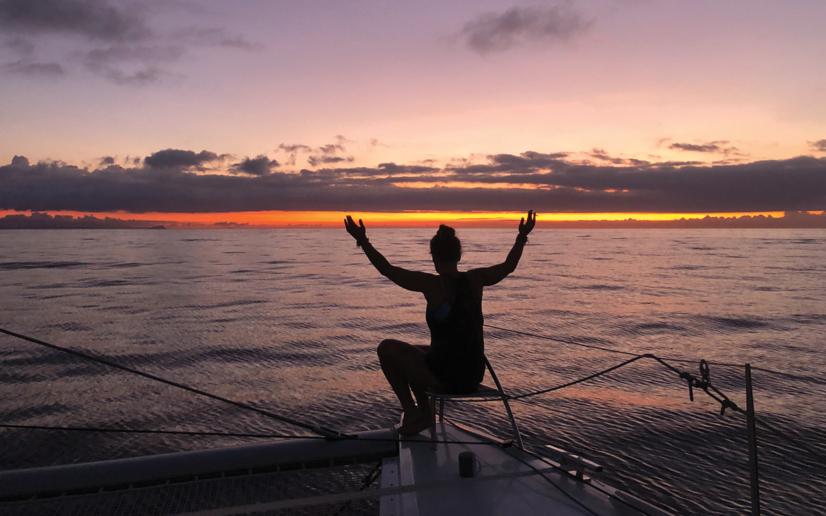 pacific-sailing-homeschooling-World-ARC2019-sunset