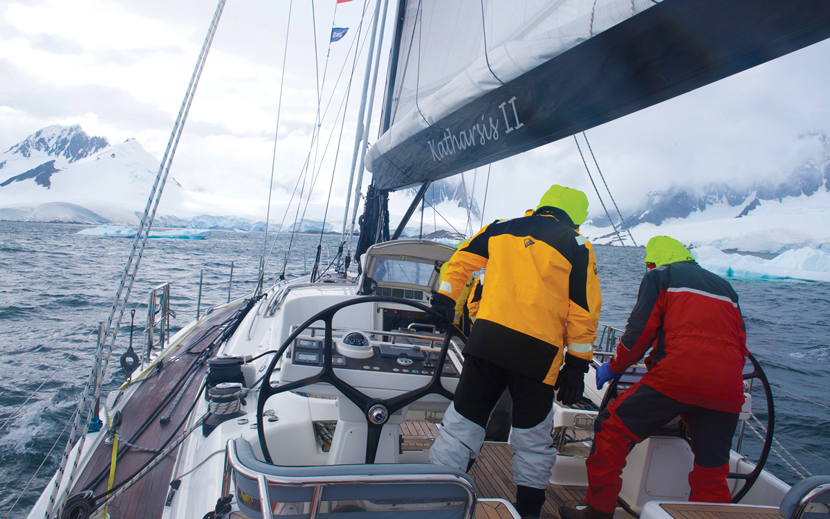 sailing-antarctica-southern-ocean-antarctic-peninsula-credit-mariusz-koper