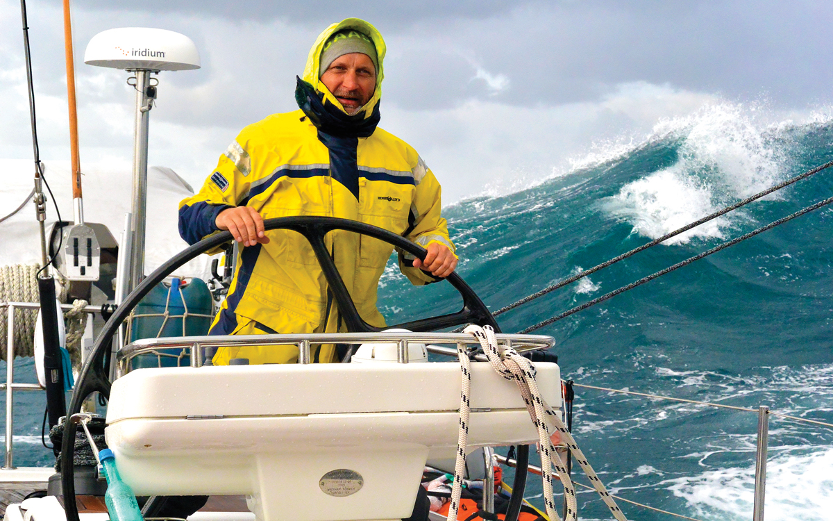sailing-antarctica-southern-ocean-big-seas-credit-mariusz-koper