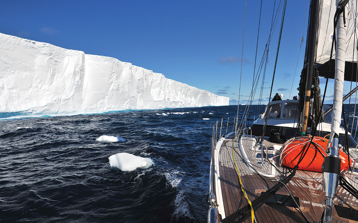 sailing-antarctica-southern-ocean-growlers-credit-mariusz-koper